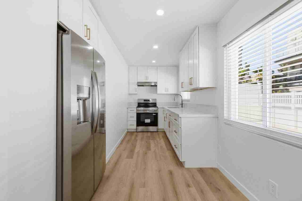 Liverpool Apartments - Photo 7 of 31