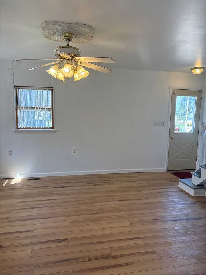 511 S Yale St #1 - Photo 2 of 21