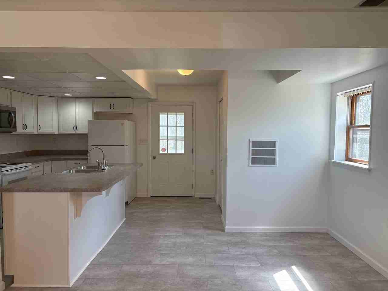 511 S Yale St #1 - Photo 5 of 21