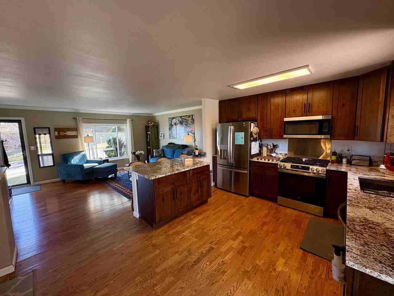 11811 W Dumbarton Dr - Photo 7 of 33