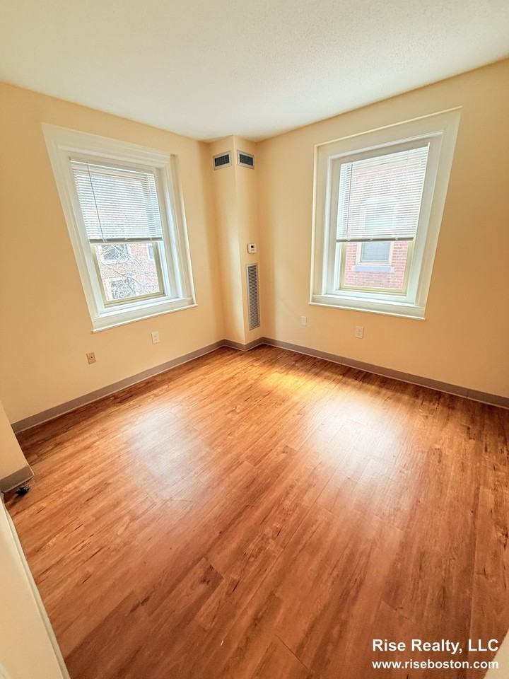 4 University Rd #408 - Photo 5 of 9