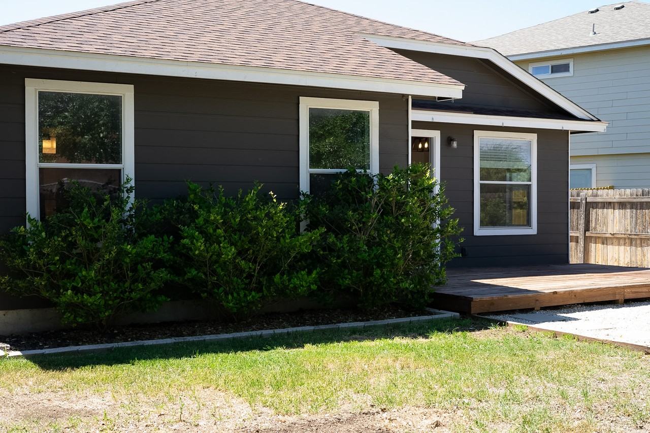 2225 Stoneleigh Dr #NA - Photo 5 of 20