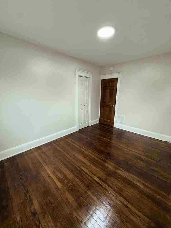 61 Courtland Avenue - Photo 5 of 9