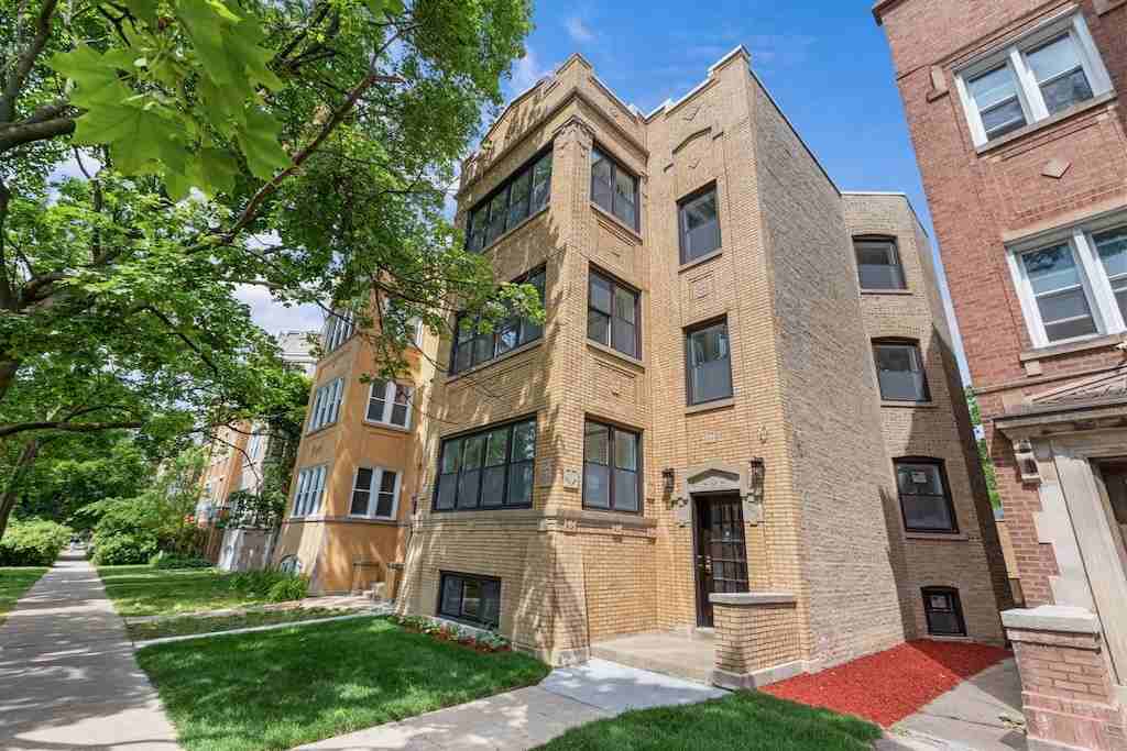 6421 N Washtenaw Ave #8Q