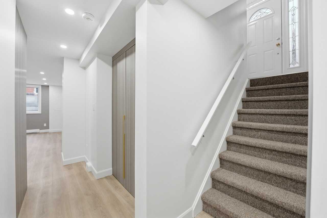 2291 Badger Crescent - Photo 6 of 23