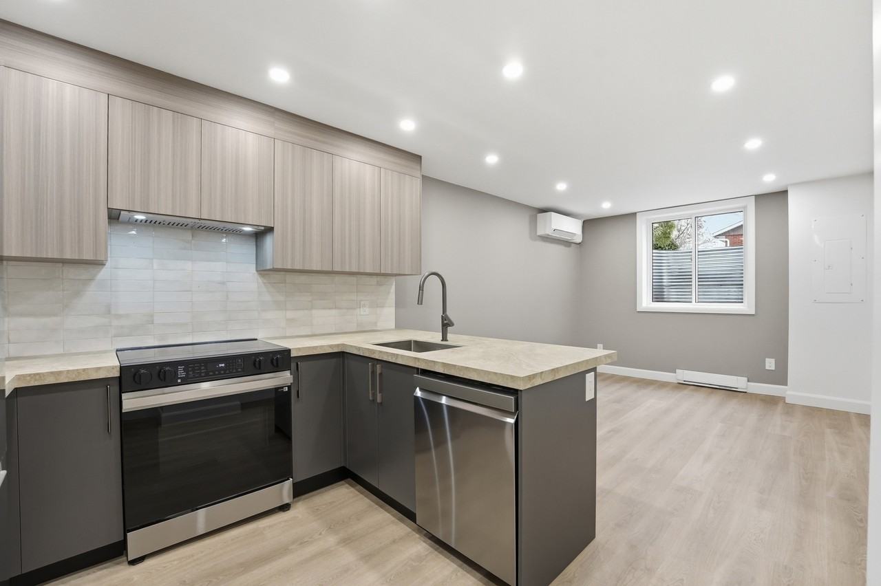 2291 Badger Crescent - Photo 7 of 23