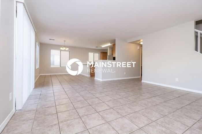 12560 W Saint Moritz Ln - Photo 4 of 17