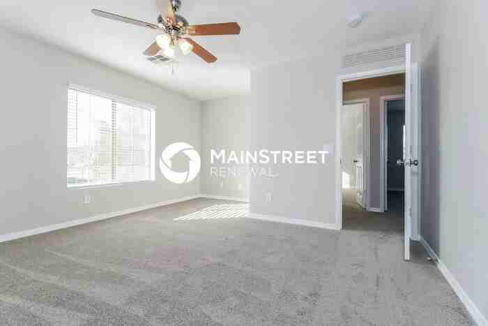 12560 W Saint Moritz Ln - Photo 7 of 17