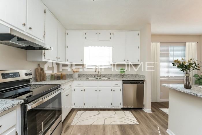 5203 Shawn Ln - Photo 3 of 20