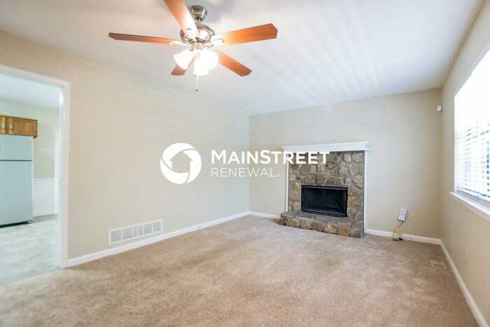 281 Bakers Bridge Cir - Photo 5 of 17