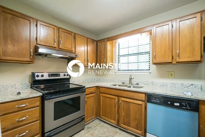 281 Bakers Bridge Cir - Photo 7 of 17