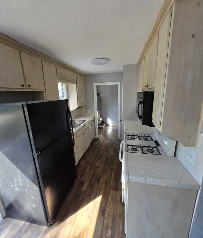 310 S Wickham St - Photo 2 of 26