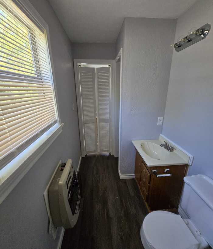 310 S Wickham St - Photo 5 of 26