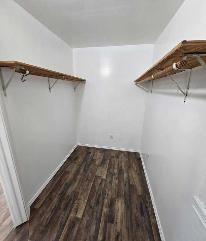 310 S Wickham St - Photo 7 of 26