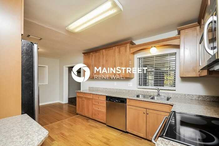 717 Bonnie Dr - Photo 5 of 16