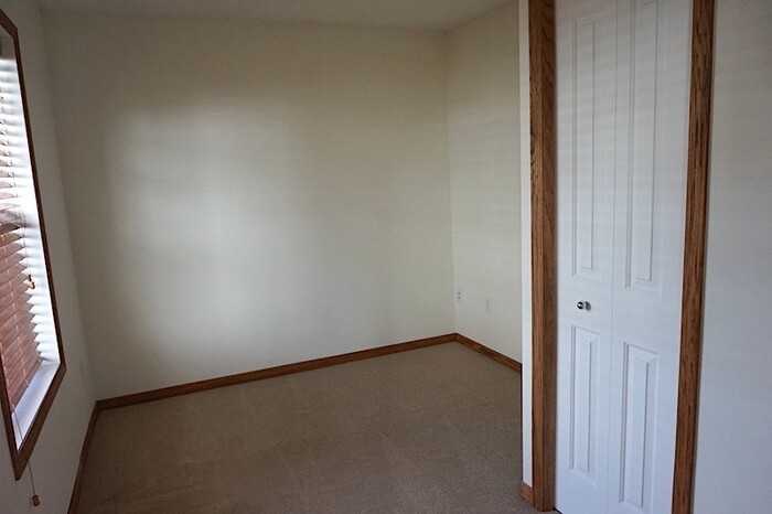 5038 Dunkirk Pl N - Photo 4 of 22