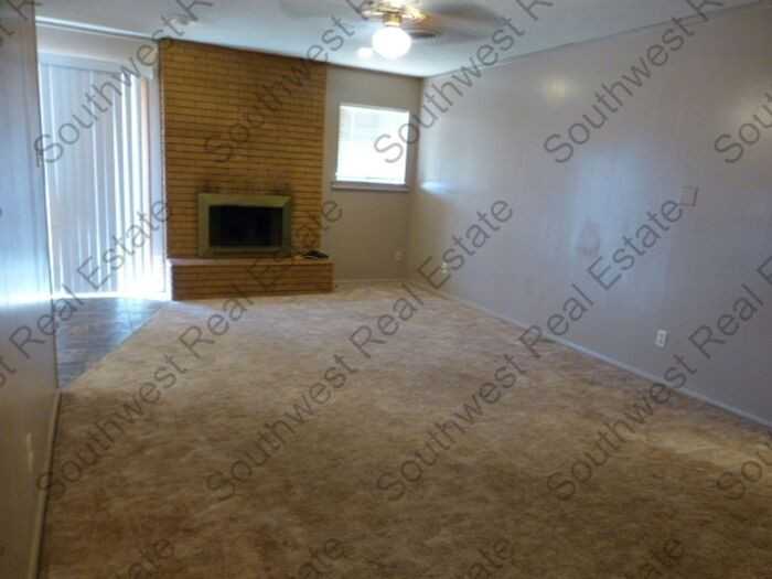 109 Cactus Dr - Photo 2 of 13