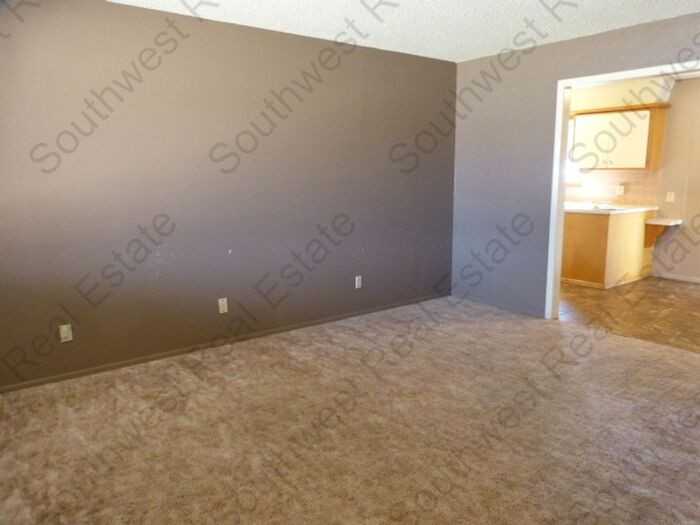 109 Cactus Dr - Photo 4 of 13