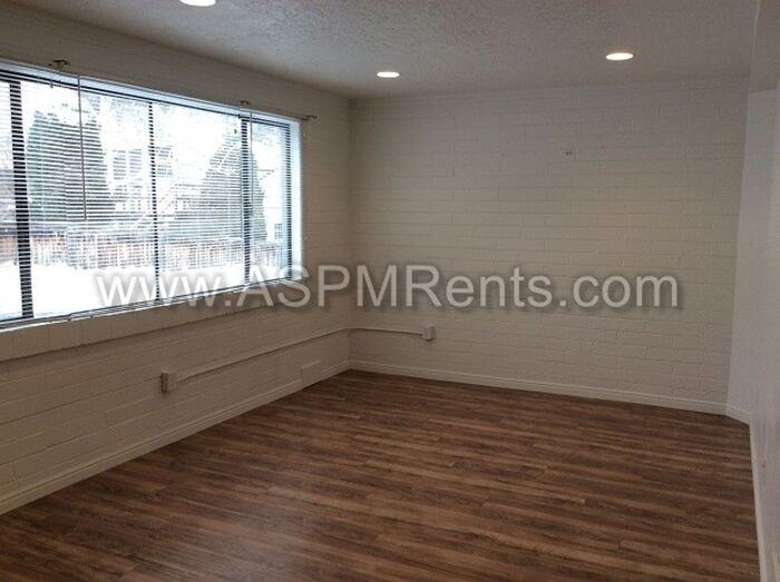 623 E 5th Ave #07 - Photo 3 of 20