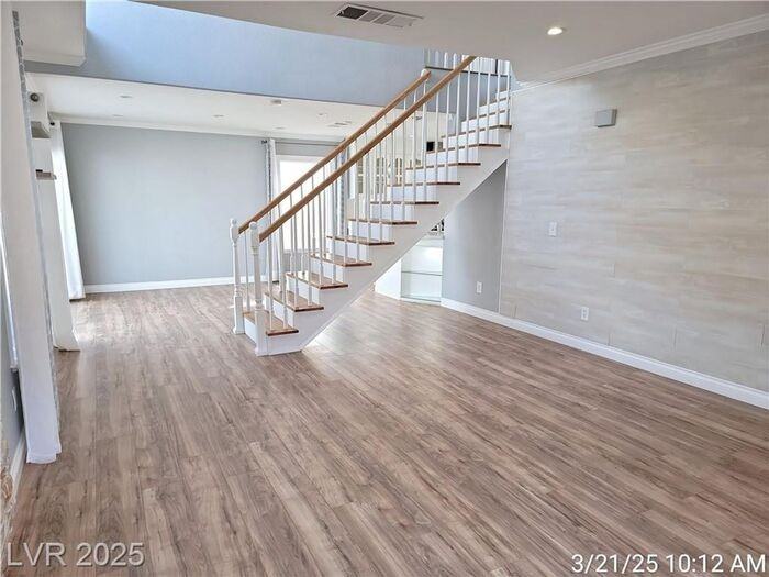 8848 Hampton Green Ave - Photo 3 of 41