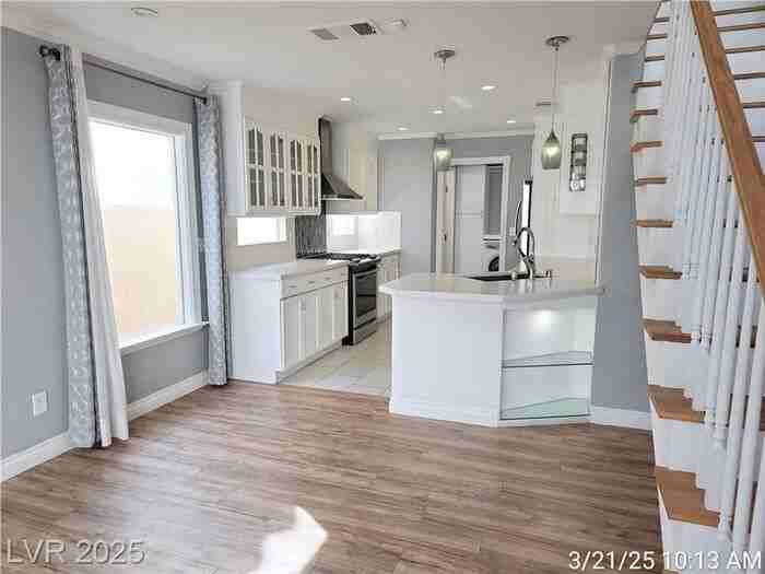 8848 Hampton Green Ave - Photo 6 of 41