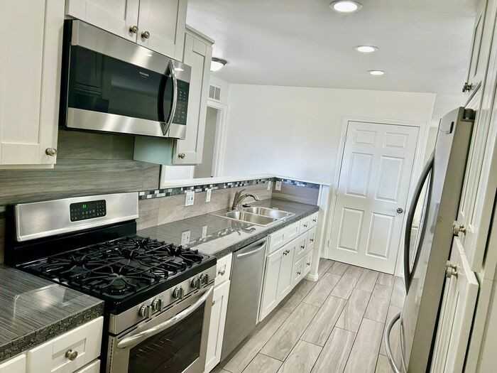 8672 Viceroy Cir - Photo 3 of 13