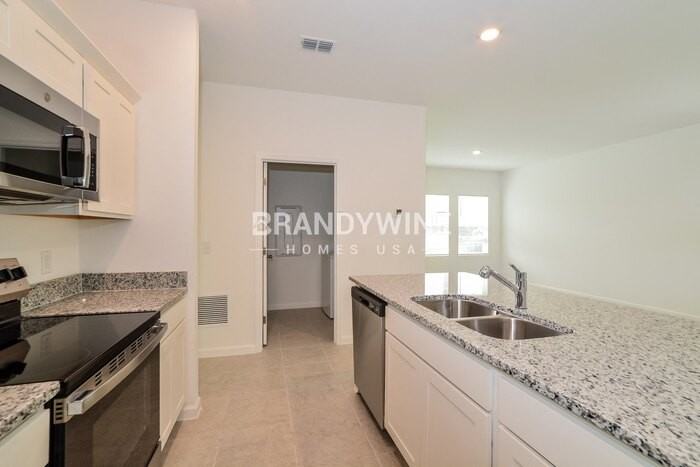 1574 Effra Way - Photo 7 of 20
