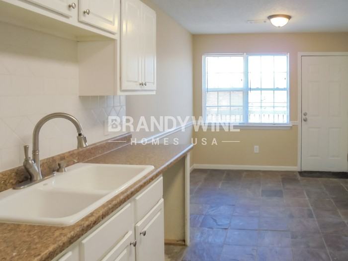 104 Dana Dr - Photo 5 of 18