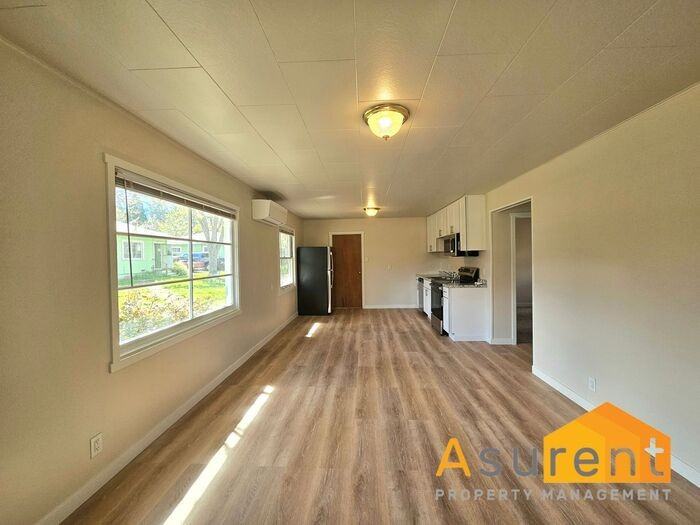 635 Park St - Photo 2 of 14