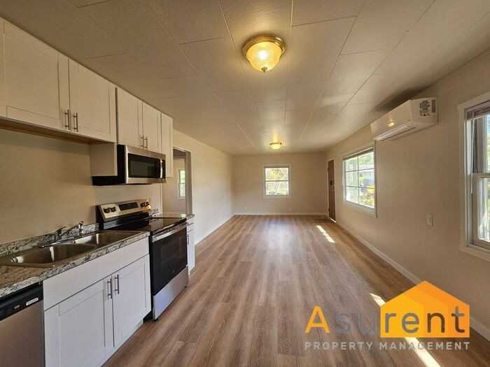 635 Park St - Photo 4 of 14