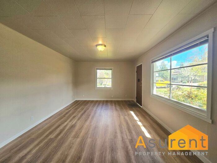 635 Park St - Photo 5 of 14