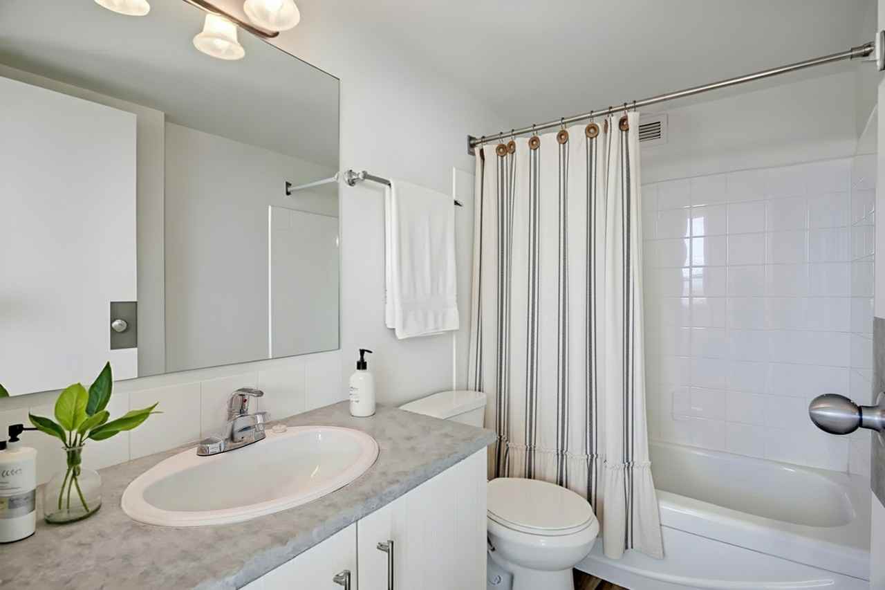 The District Apartments - Photo 4 of 50