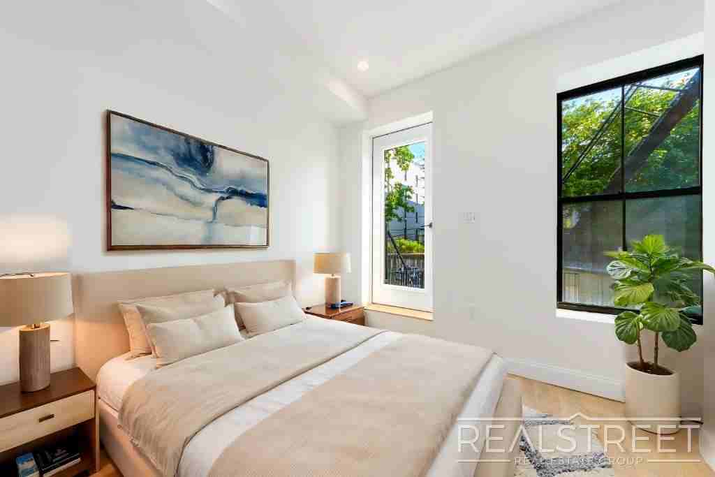 206 Macdougal St #3 - Photo 4 of 12