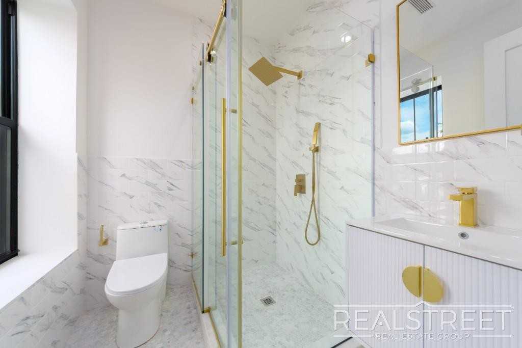 206 Macdougal St #3 - Photo 5 of 12