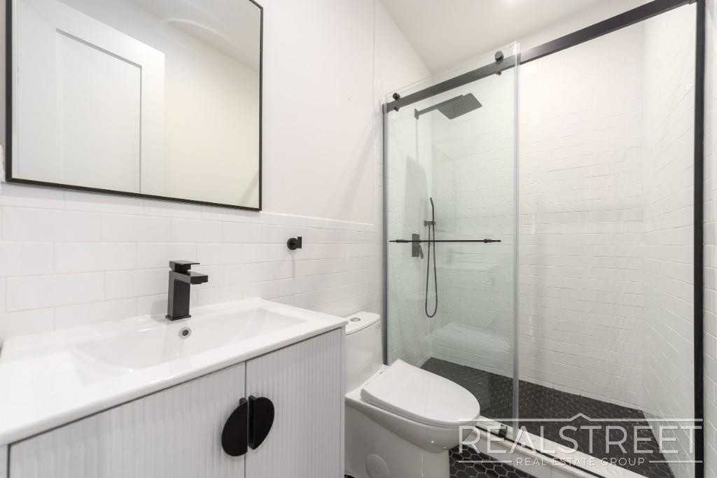 206 Macdougal St #3 - Photo 7 of 12