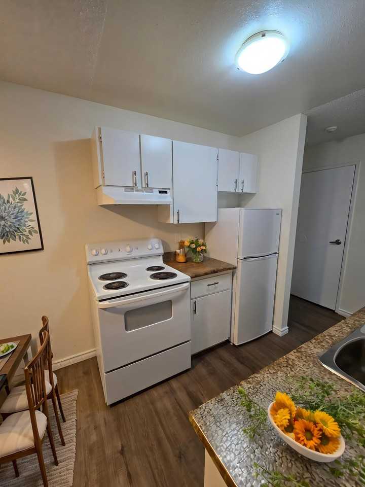 Tiffany Place Apartments - Photo 5 of 15