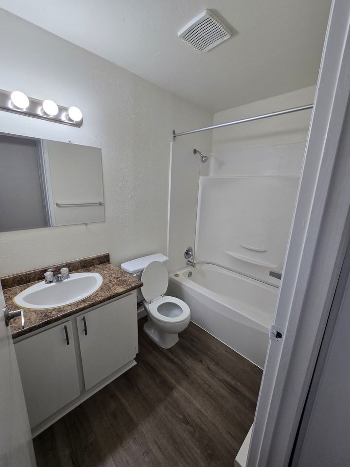 Tiffany Place Apartments - Photo 6 of 15