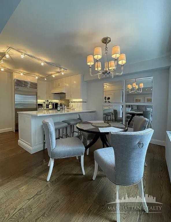 E 56th St #14 - Photo 7 of 16