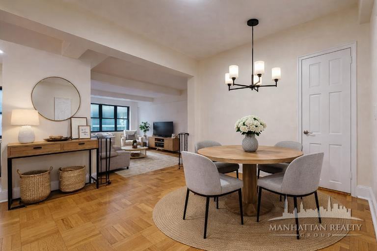 E 56th St #6K - Photo 3 of 5