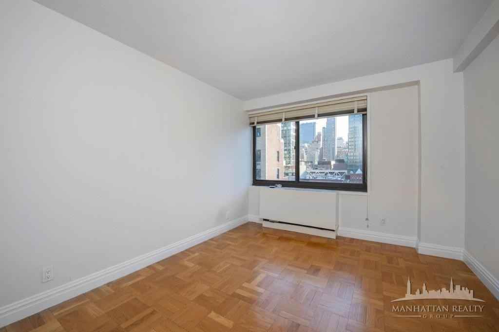 W 45th St #5D - Photo 3 of 7