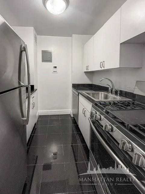 W 45th St #5D - Photo 6 of 7