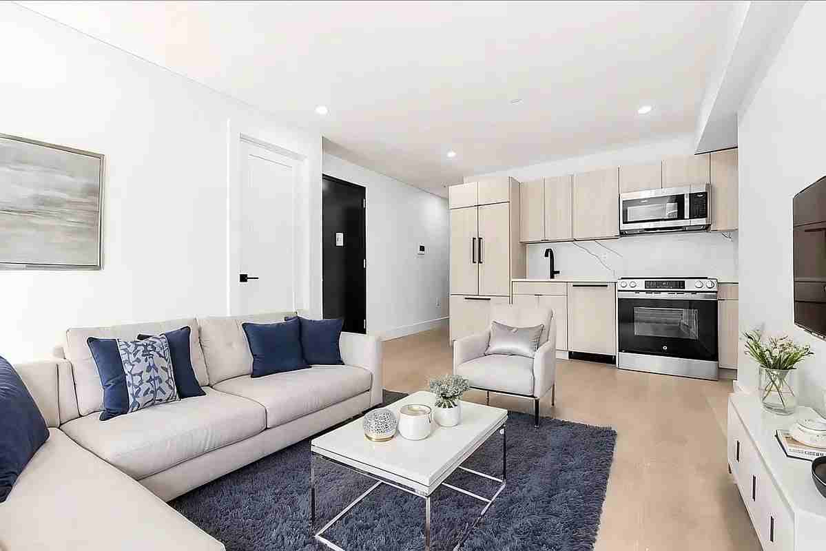 20 E 13th St #5 - Photo 2 of 10