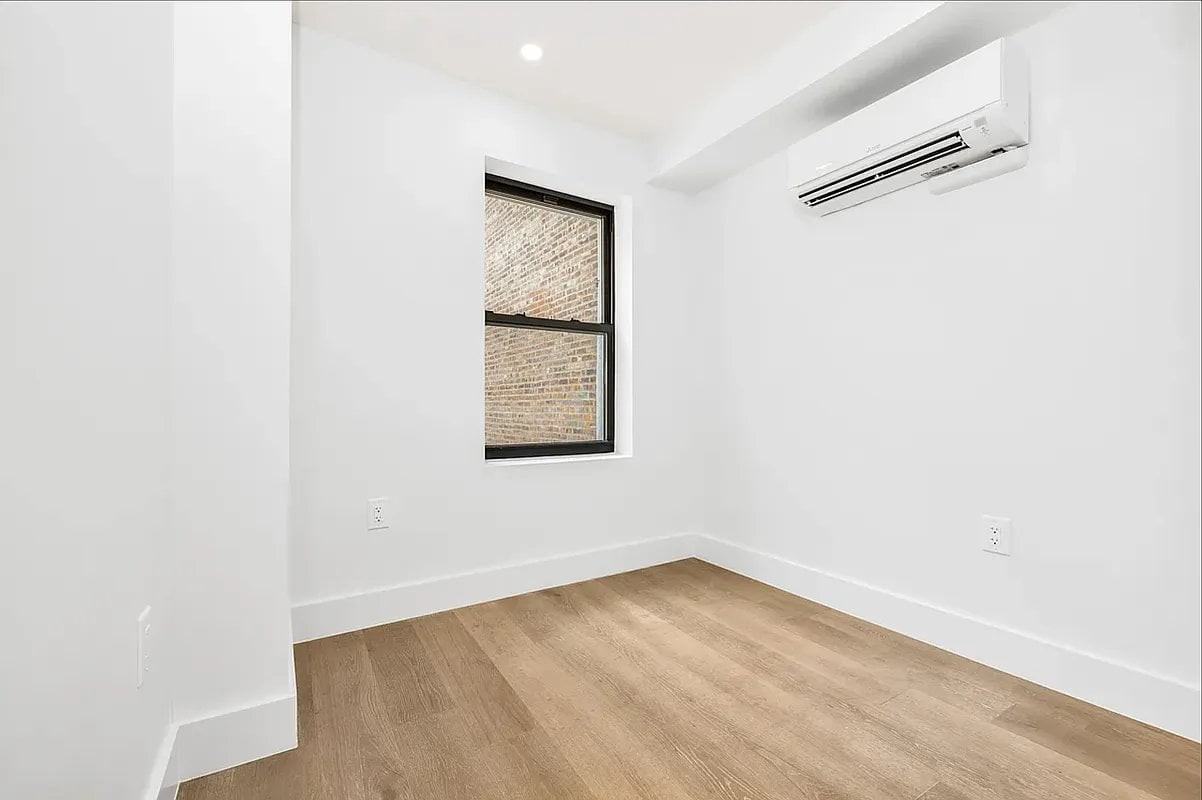 20 E 13th St #5 - Photo 6 of 10