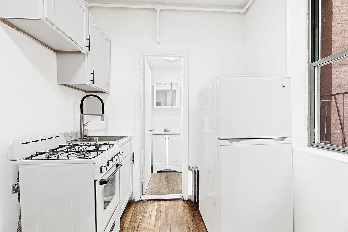 235 W 63rd St #2C - Photo 4 of 4