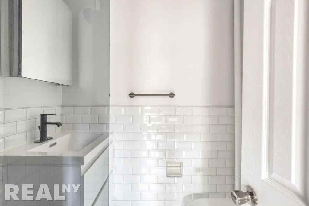 Gay St #4 - Photo 5 of 5