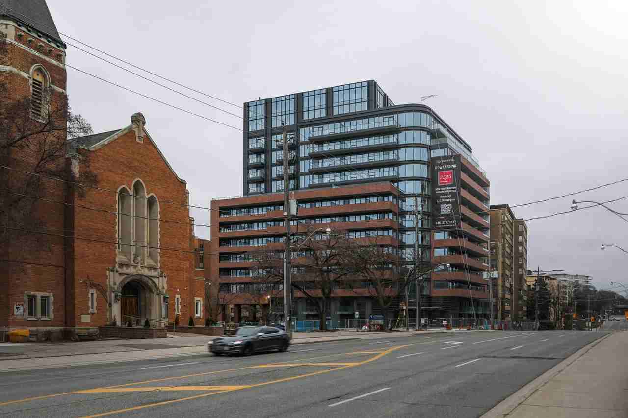 2525 Bathurst St - Photo 6 of 23