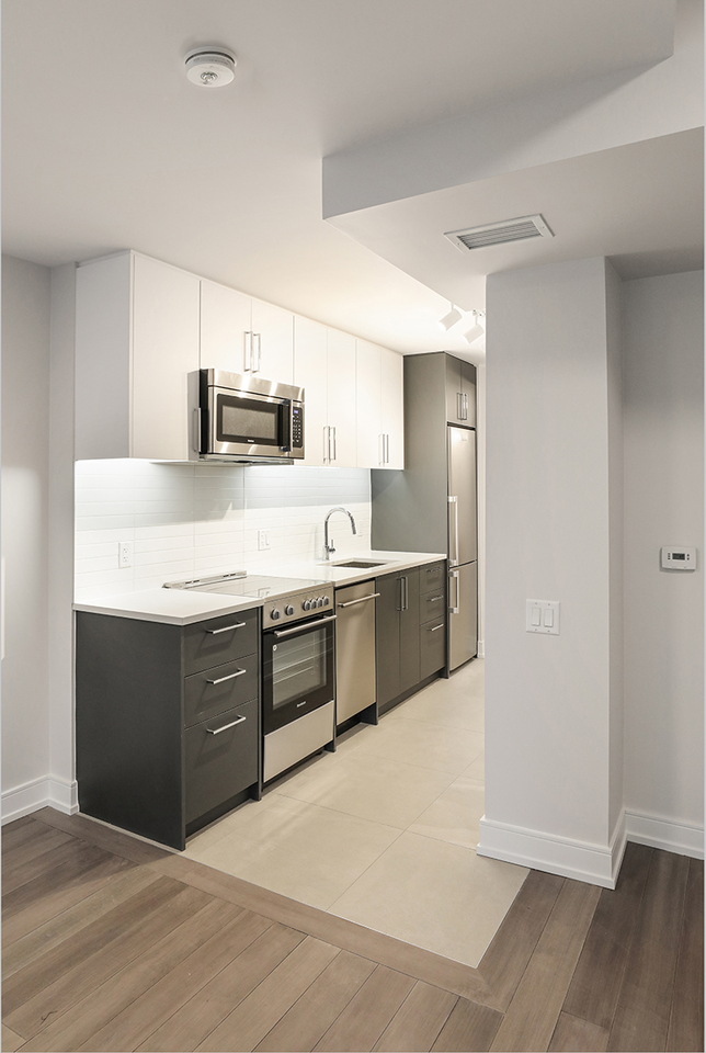 2525 Bathurst St - Photo 7 of 23