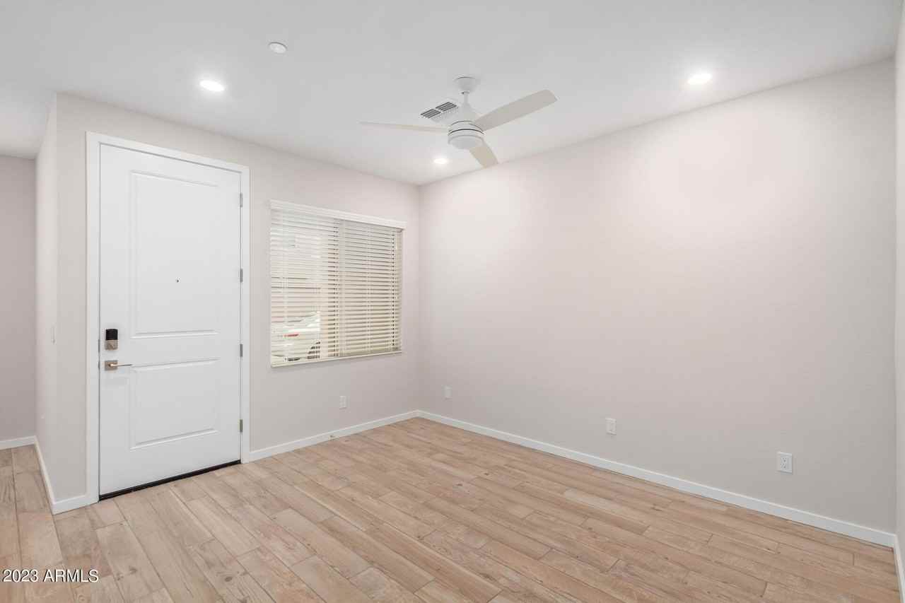 729 E Zesta Ln #103 - Photo 3 of 42