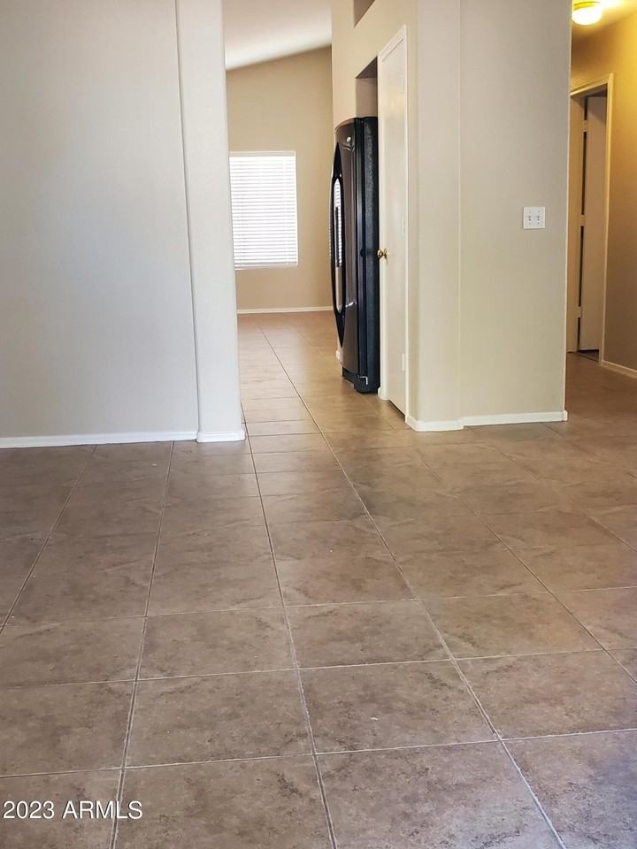 15021 W Ventura St - Photo 3 of 32