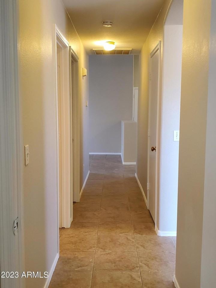 15021 W Ventura St - Photo 4 of 32